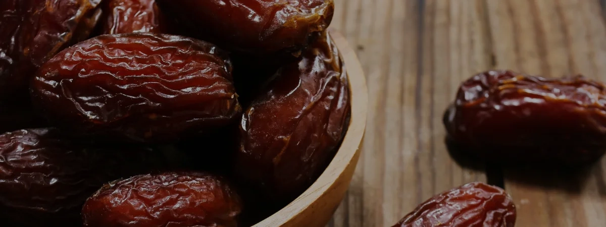 interior-view-of-sufyan-dates-and-nuts-showroom-slider-1